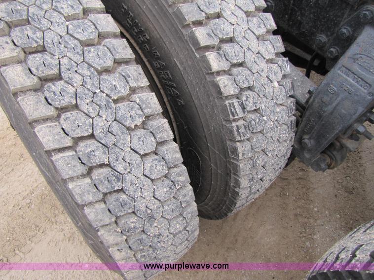 image for item B2188 1997 Peterbilt 357 semi truck