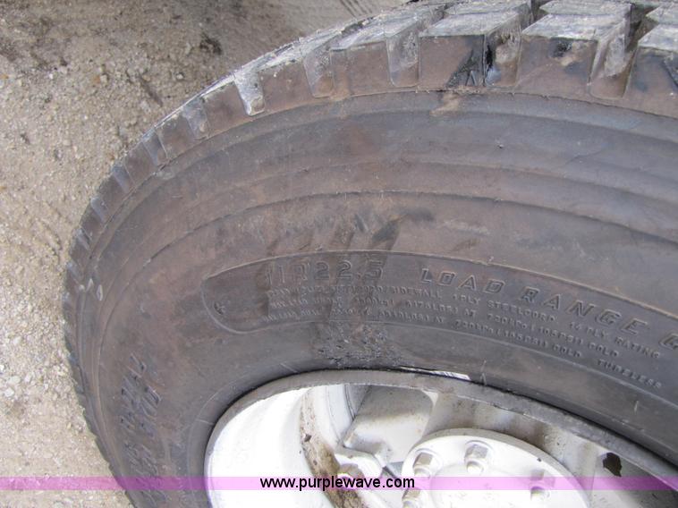 image for item B2188 1997 Peterbilt 357 semi truck