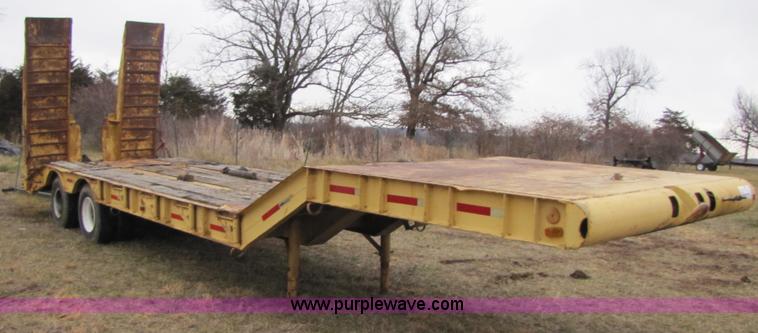 image for item B6189 1977 Nabor 25 ton flatbed lowboy trailer