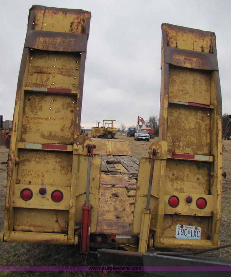 image for item B6189 1977 Nabor 25 ton flatbed lowboy trailer