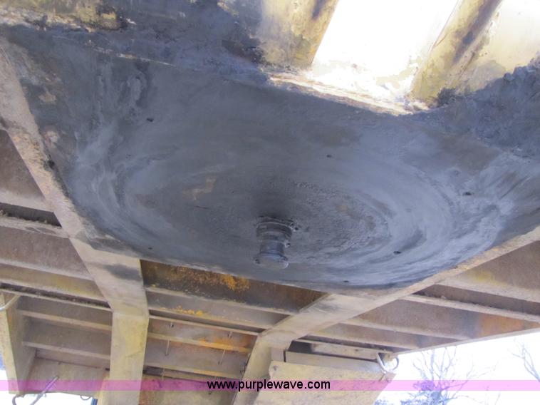 image for item B6189 1977 Nabor 25 ton flatbed lowboy trailer