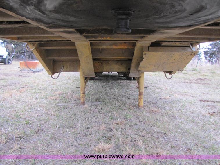 image for item B6189 1977 Nabor 25 ton flatbed lowboy trailer