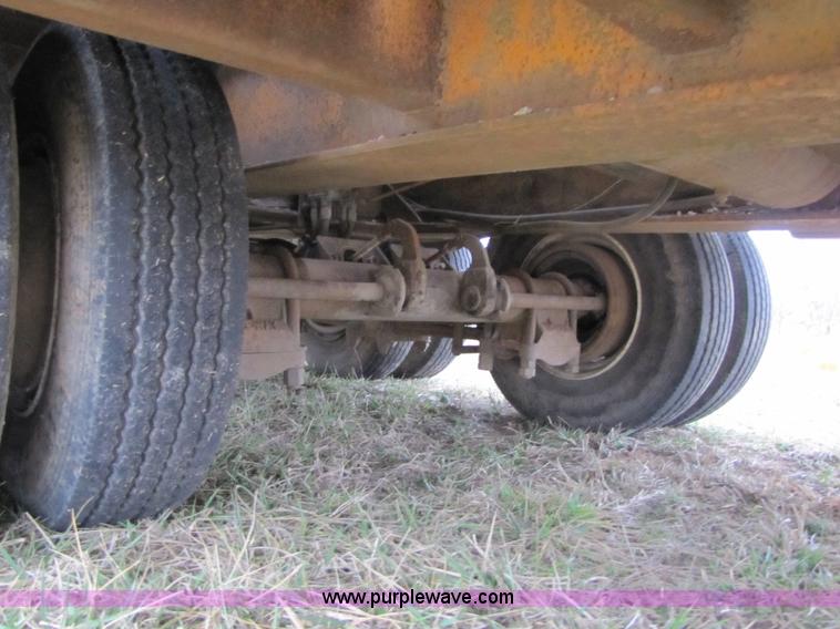 image for item B6189 1977 Nabor 25 ton flatbed lowboy trailer