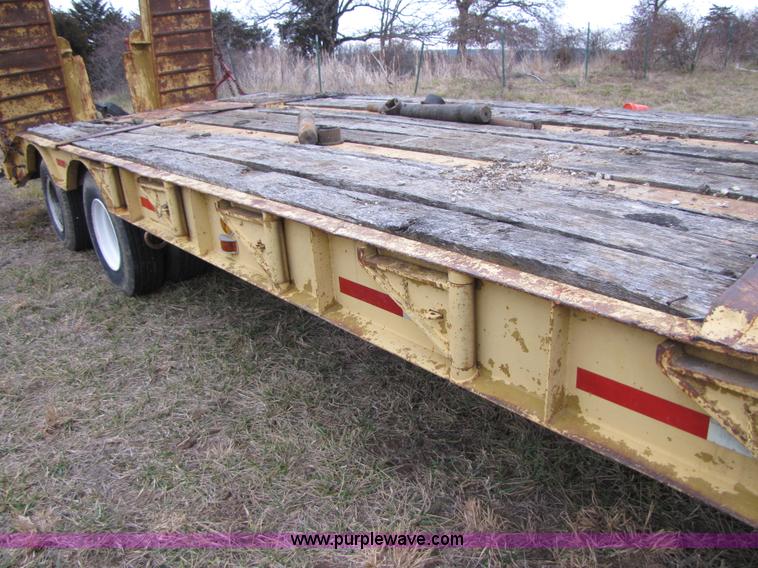 image for item B6189 1977 Nabor 25 ton flatbed lowboy trailer