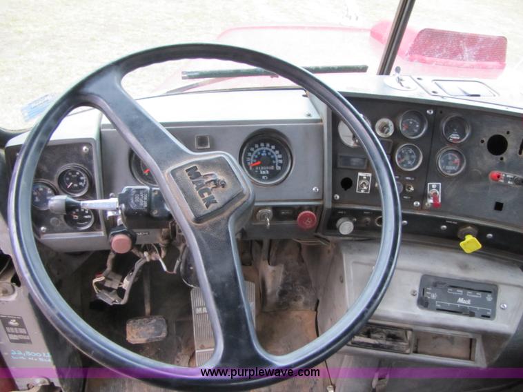 image for item B6190 1989 Mack DMM690EX dump truck