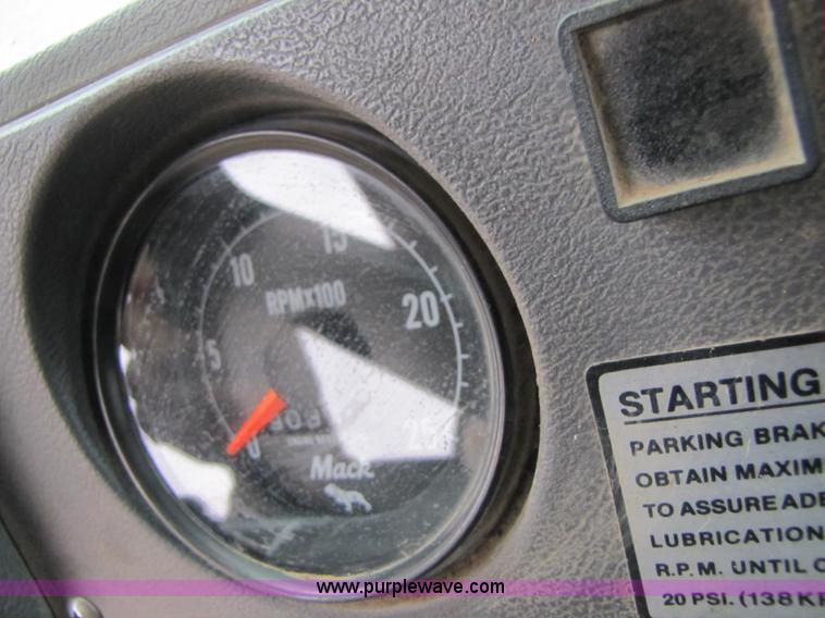 image for item B6190 1989 Mack DMM690EX dump truck