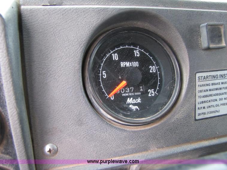 image for item B6190 1989 Mack DMM690EX dump truck