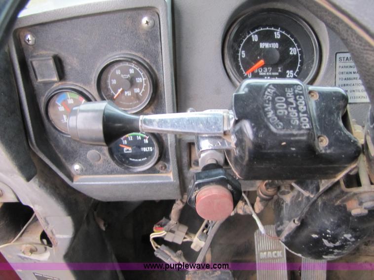 image for item B6190 1989 Mack DMM690EX dump truck