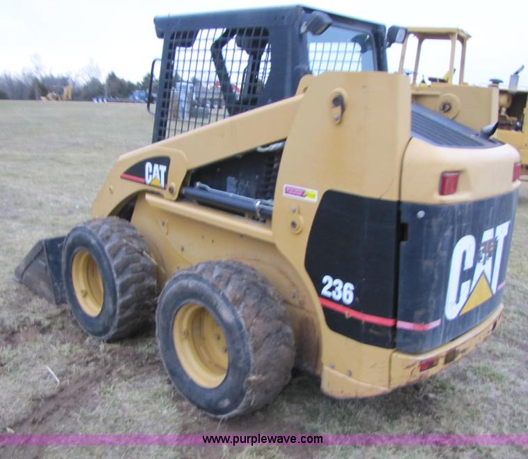 image for item B6192 2003 Caterpillar 236 skid steer