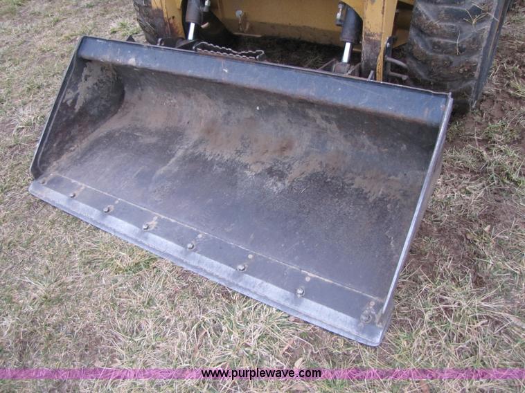 image for item B6192 2003 Caterpillar 236 skid steer