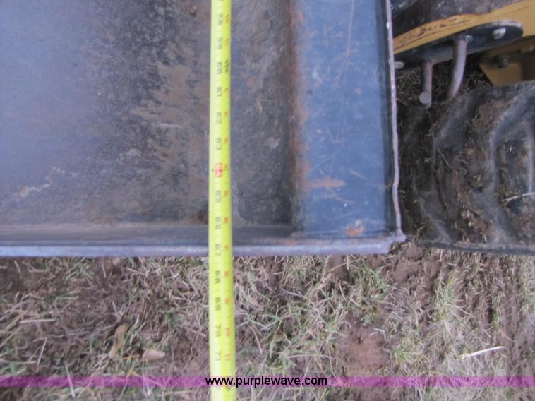 image for item B6192 2003 Caterpillar 236 skid steer