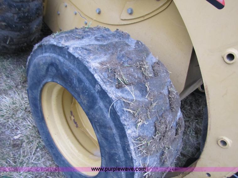 image for item B6192 2003 Caterpillar 236 skid steer