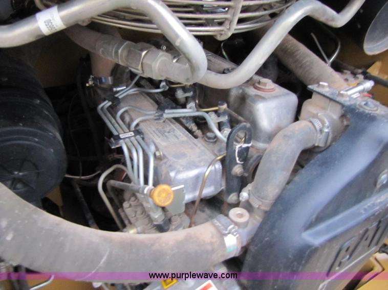 image for item B6192 2003 Caterpillar 236 skid steer