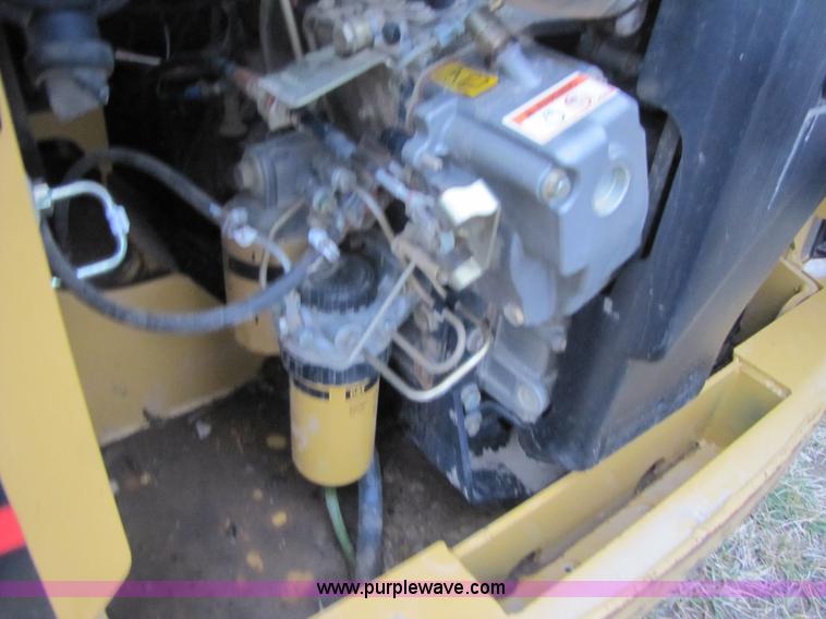 image for item B6192 2003 Caterpillar 236 skid steer
