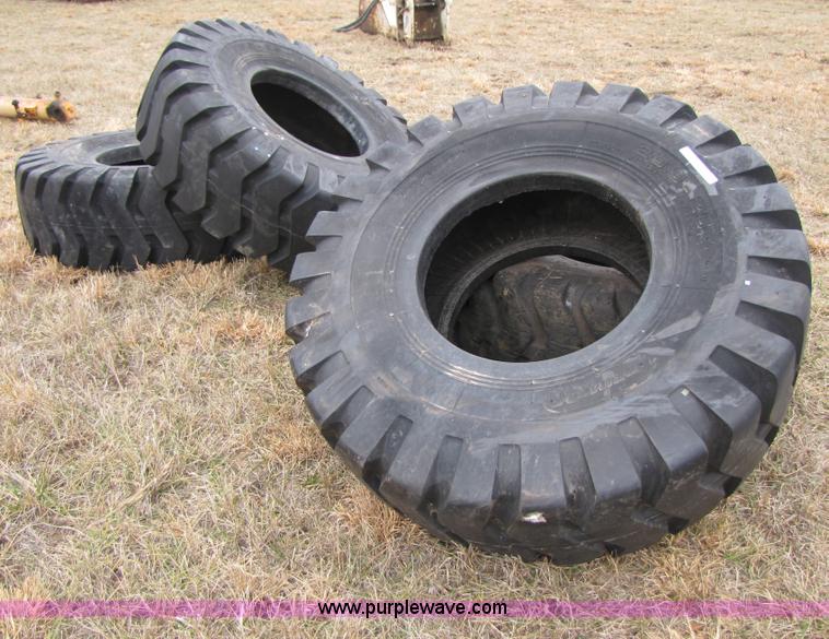 (4) 20.525 tires in Bolivar, MO Item E9584 sold Purple Wave