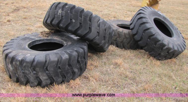 image for item E9584 (4) 20.5-25 tires