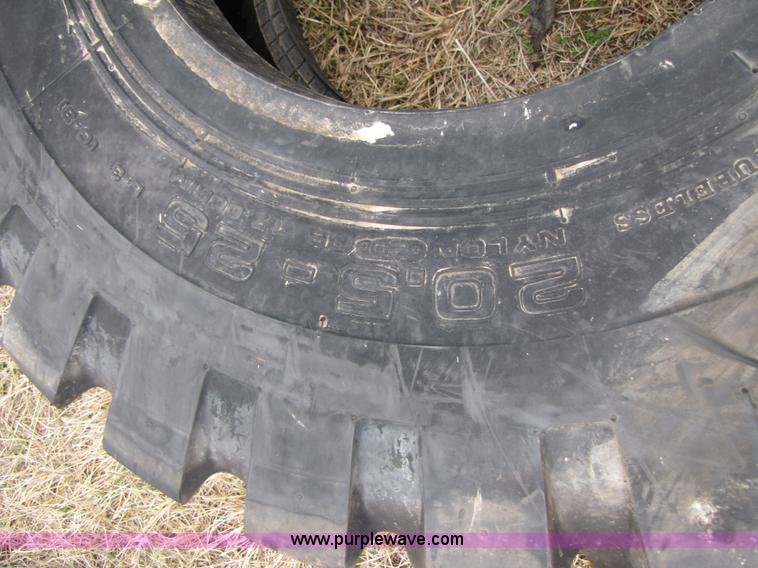 image for item E9584 (4) 20.5-25 tires