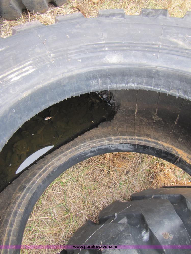 image for item E9584 (4) 20.5-25 tires