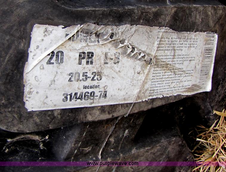 image for item E9584 (4) 20.5-25 tires