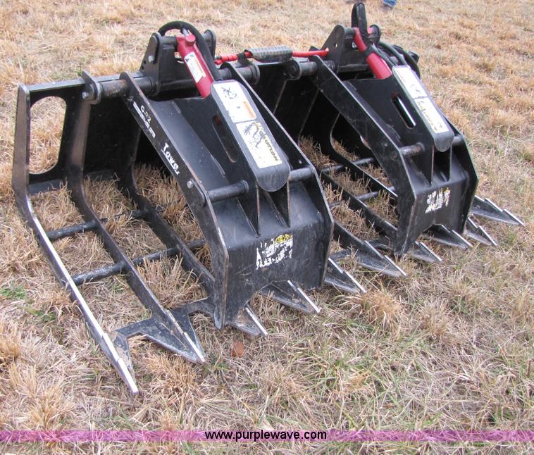 image for item E9589 2009 Lowe G72 72" brush grapple