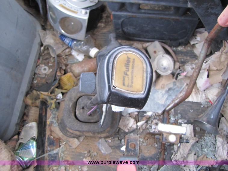 image for item E9602 1989 Ford LTS9000 truck cab and chassis