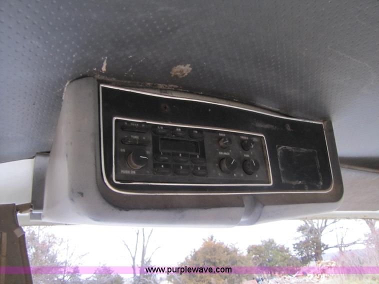 image for item E9602 1989 Ford LTS9000 truck cab and chassis