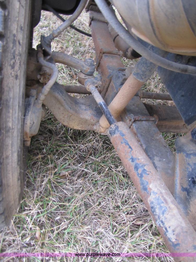 image for item E9602 1989 Ford LTS9000 truck cab and chassis