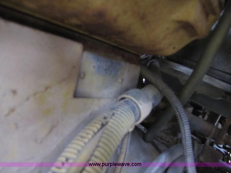 image for item E9602 1989 Ford LTS9000 truck cab and chassis