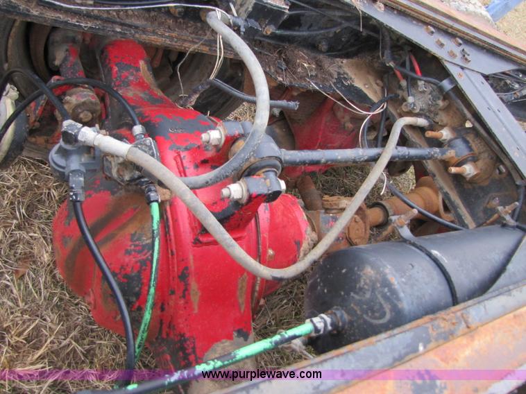 image for item E9602 1989 Ford LTS9000 truck cab and chassis