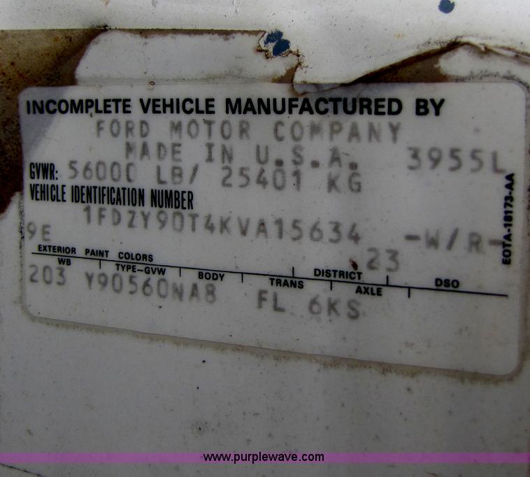 image for item E9602 1989 Ford LTS9000 truck cab and chassis