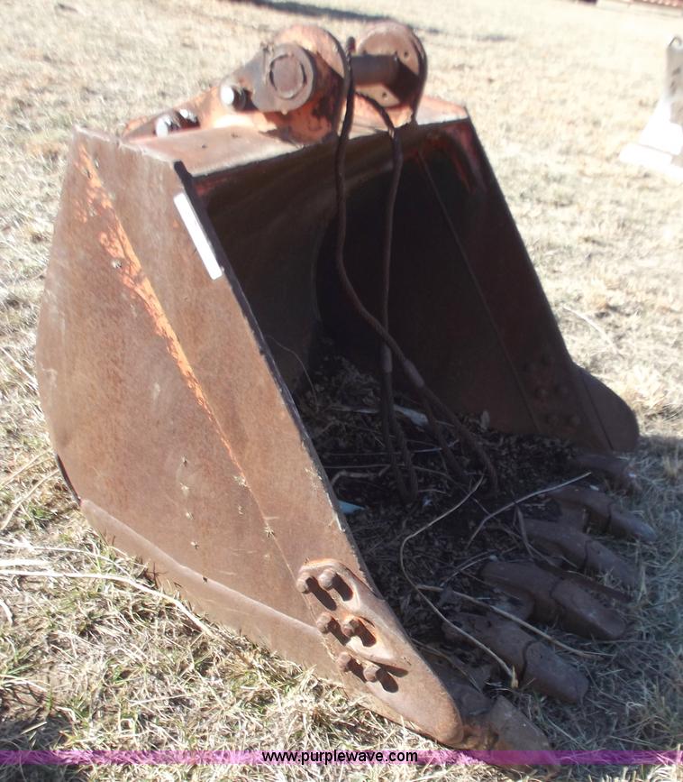 image for item E9615 56" bucket with teeth