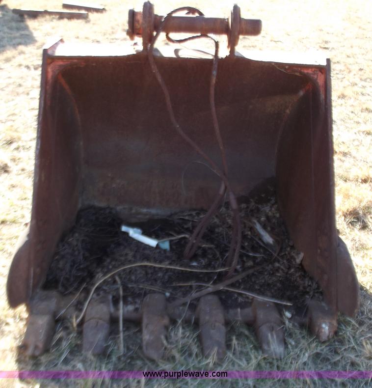 image for item E9615 56" bucket with teeth