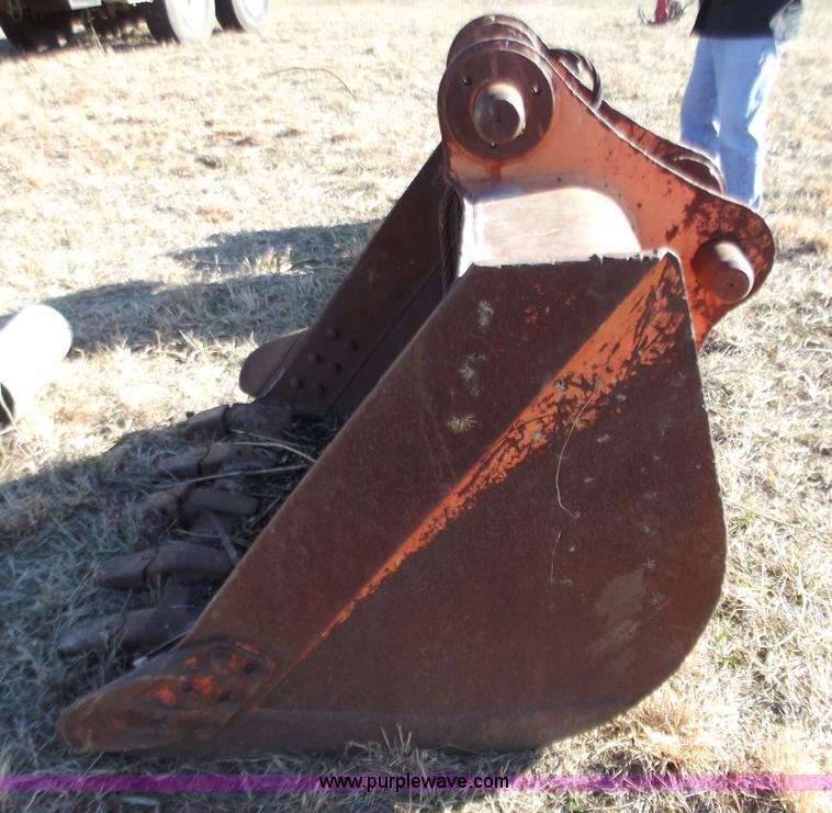 image for item E9615 56" bucket with teeth