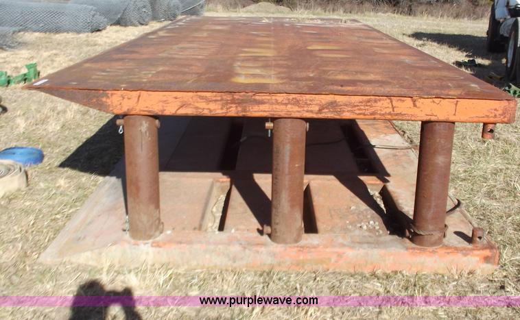 image for item E9618 20' x 8' x 5.5" trench box