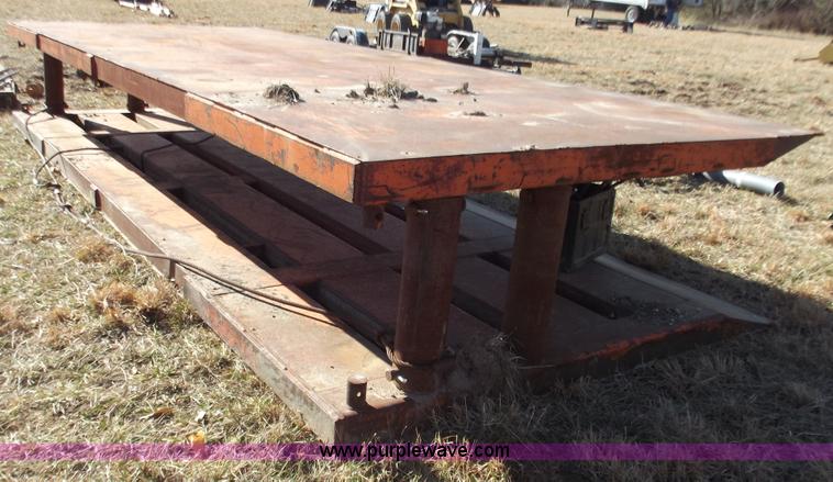 image for item E9618 20' x 8' x 5.5" trench box