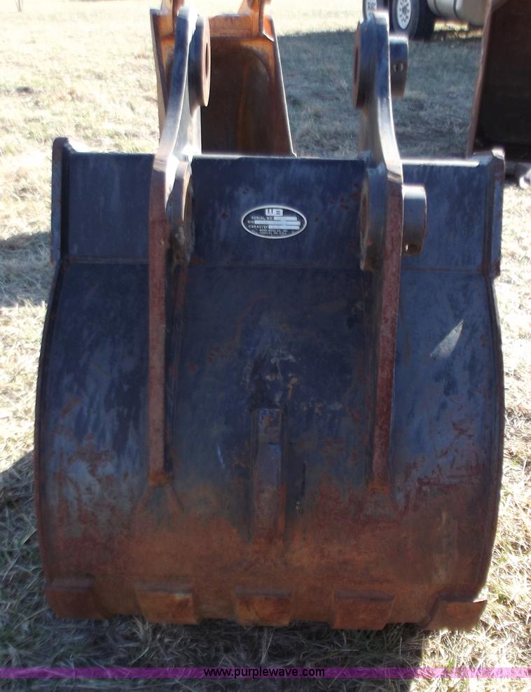 image for item E9621 36" bucket with teeth