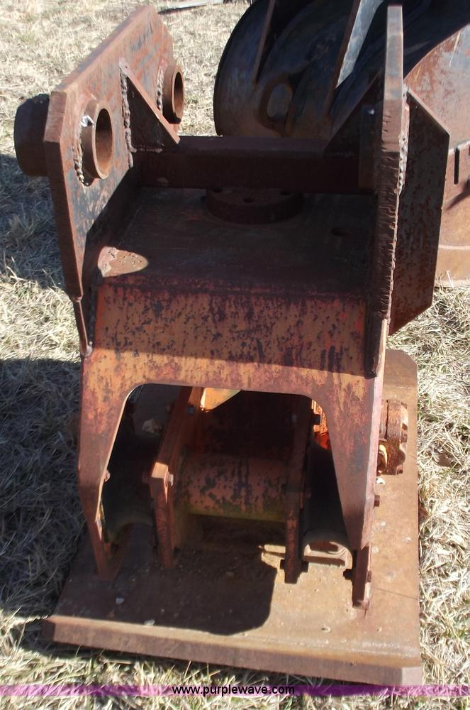 image for item E9622 NPK ground compactor