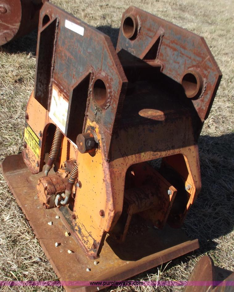 image for item E9622 NPK ground compactor