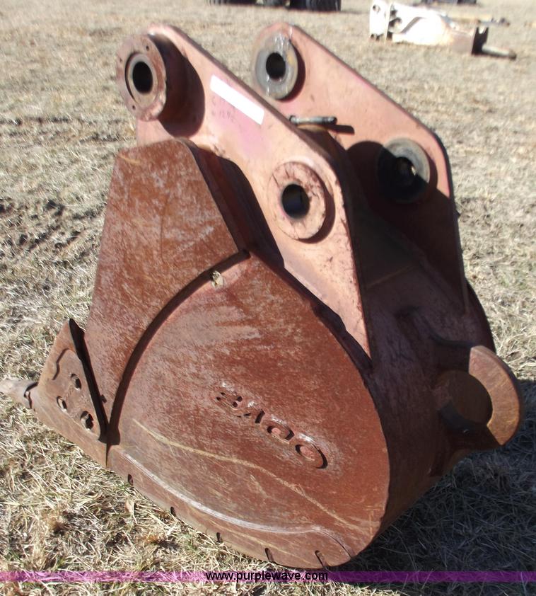 image for item E9623 Esco 24" bucket with teeth