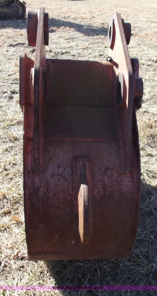 image for item E9623 Esco 24" bucket with teeth