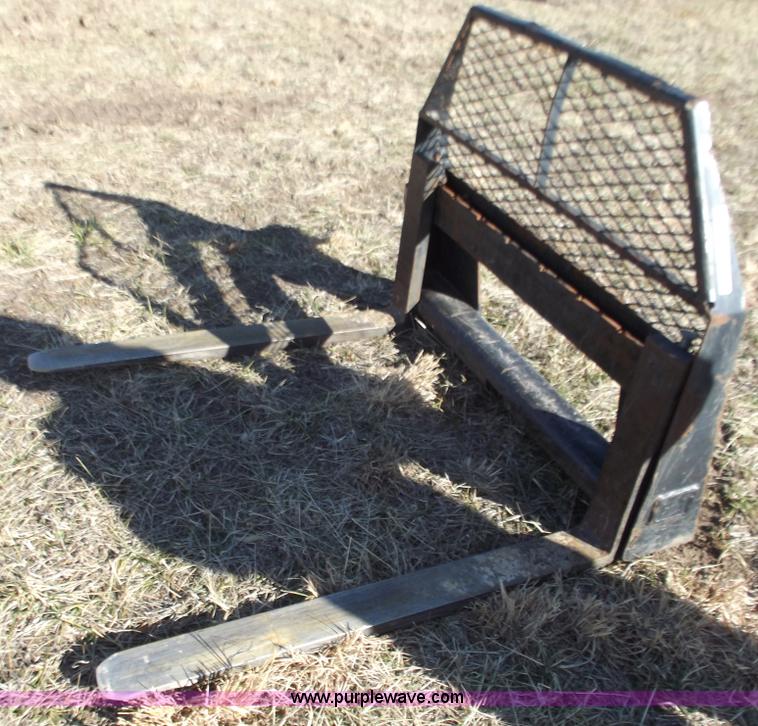 image for item E9624 Caterpillar pallet forks