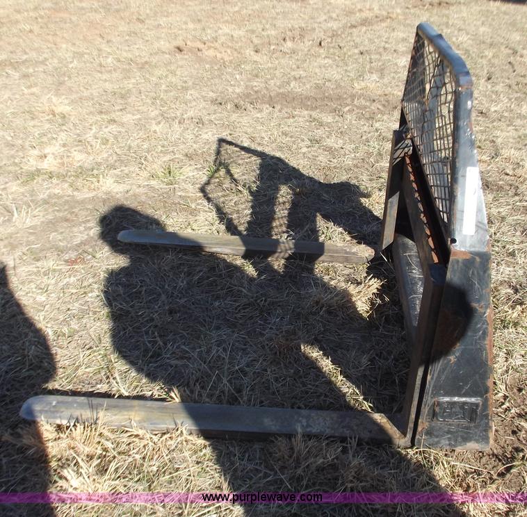 image for item E9624 Caterpillar pallet forks