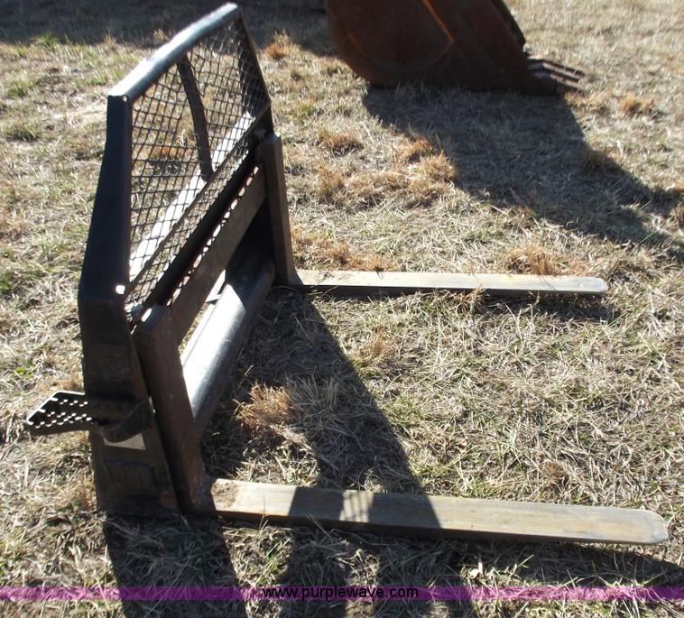 image for item E9624 Caterpillar pallet forks