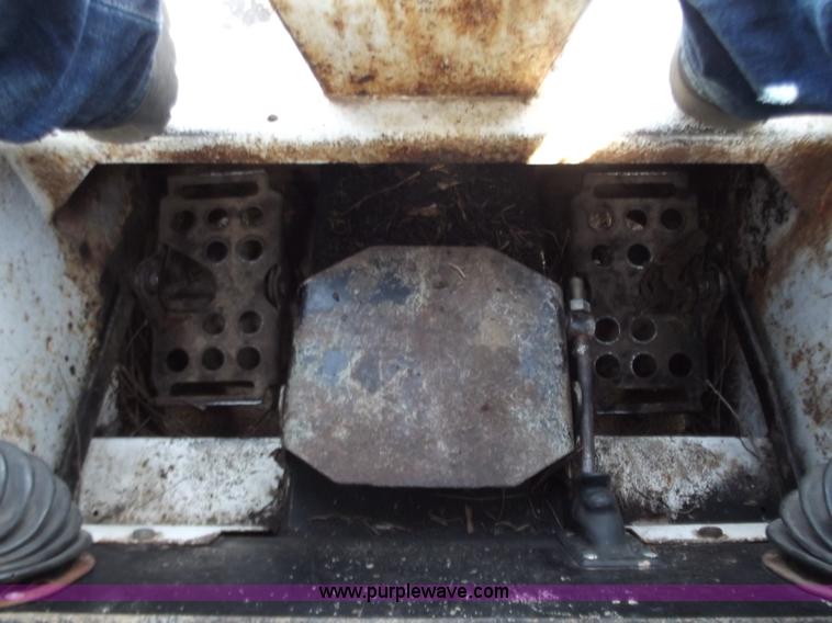 image for item E9631 Bobcat 743 skid steer