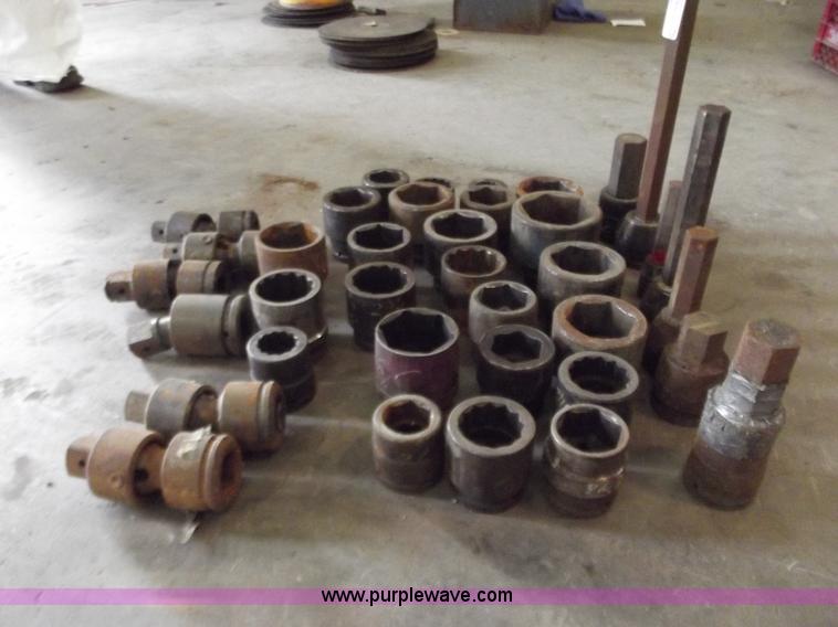 image for item E9659 1.5" drive sockets