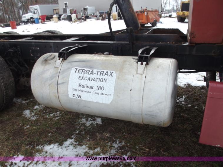 image for item E9676 1987 Peterbilt 377 dump truck