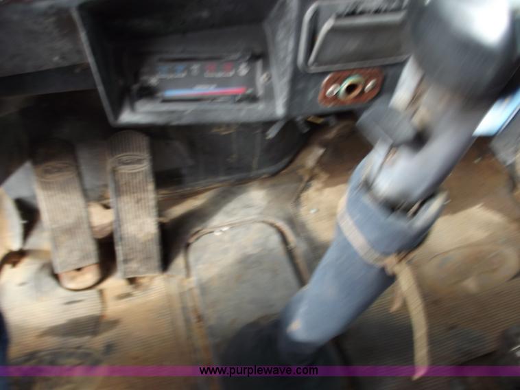 image for item E9676 1987 Peterbilt 377 dump truck