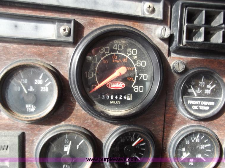 image for item E9676 1987 Peterbilt 377 dump truck