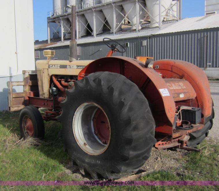 image for item A5594 Case 930 Comfort King  tractor