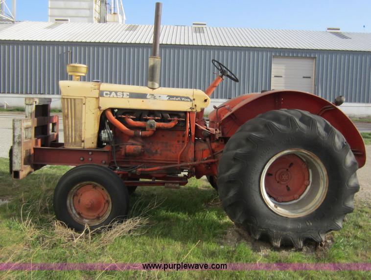 image for item A5594 Case 930 Comfort King  tractor